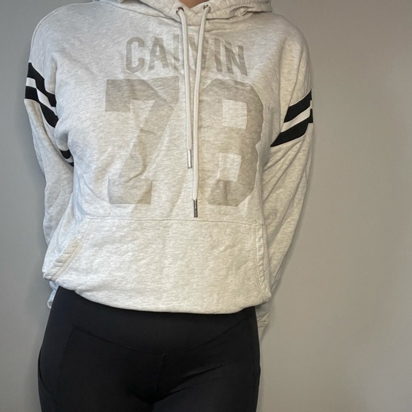 Bundle of Cute Tops!! - Picture 10 of 12